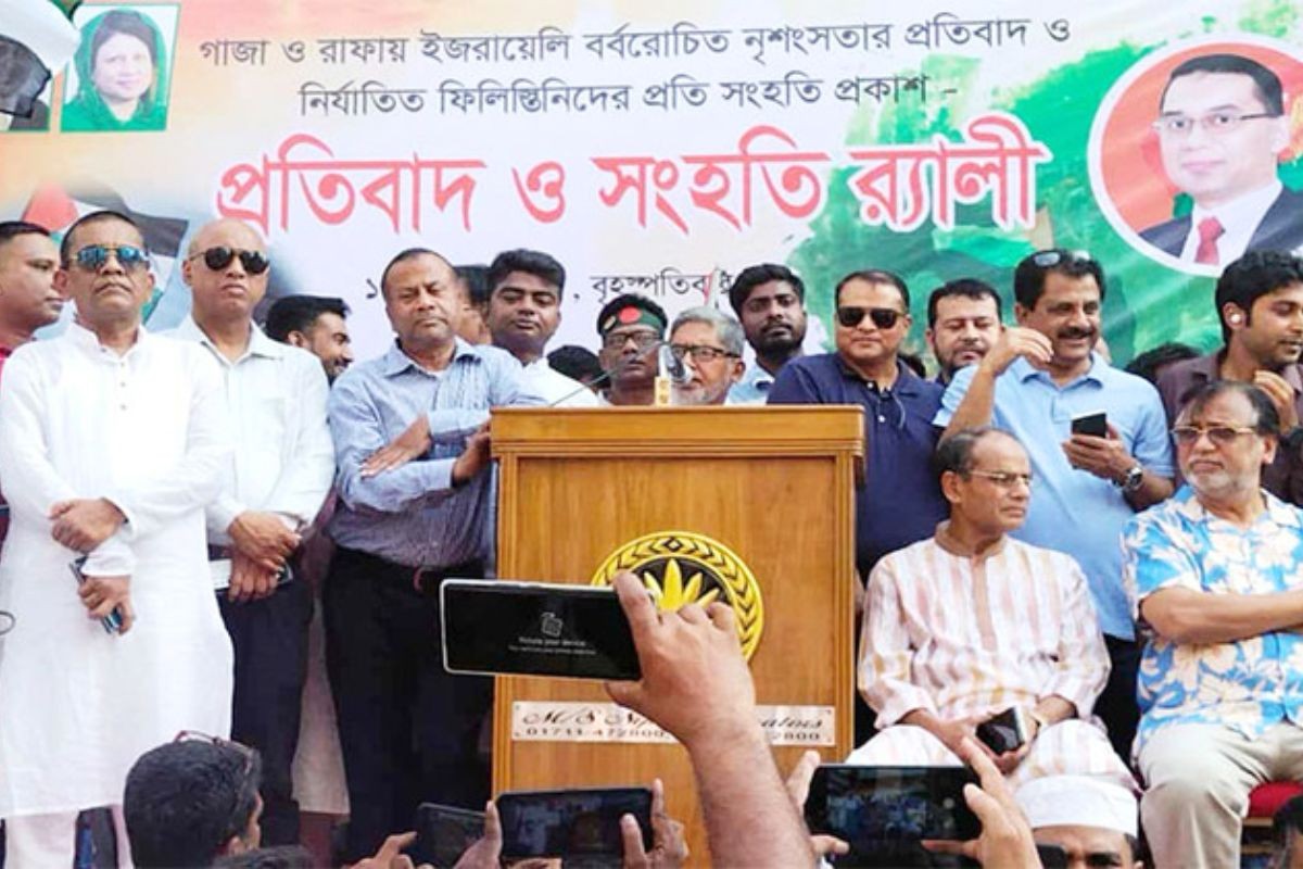 ইসরায়েলি হামলার প্রতিবাদে নয়াপল্টনে বিএনপির র‌্যালি, জড়ো হচ্ছেন নেতাকর্মীরা