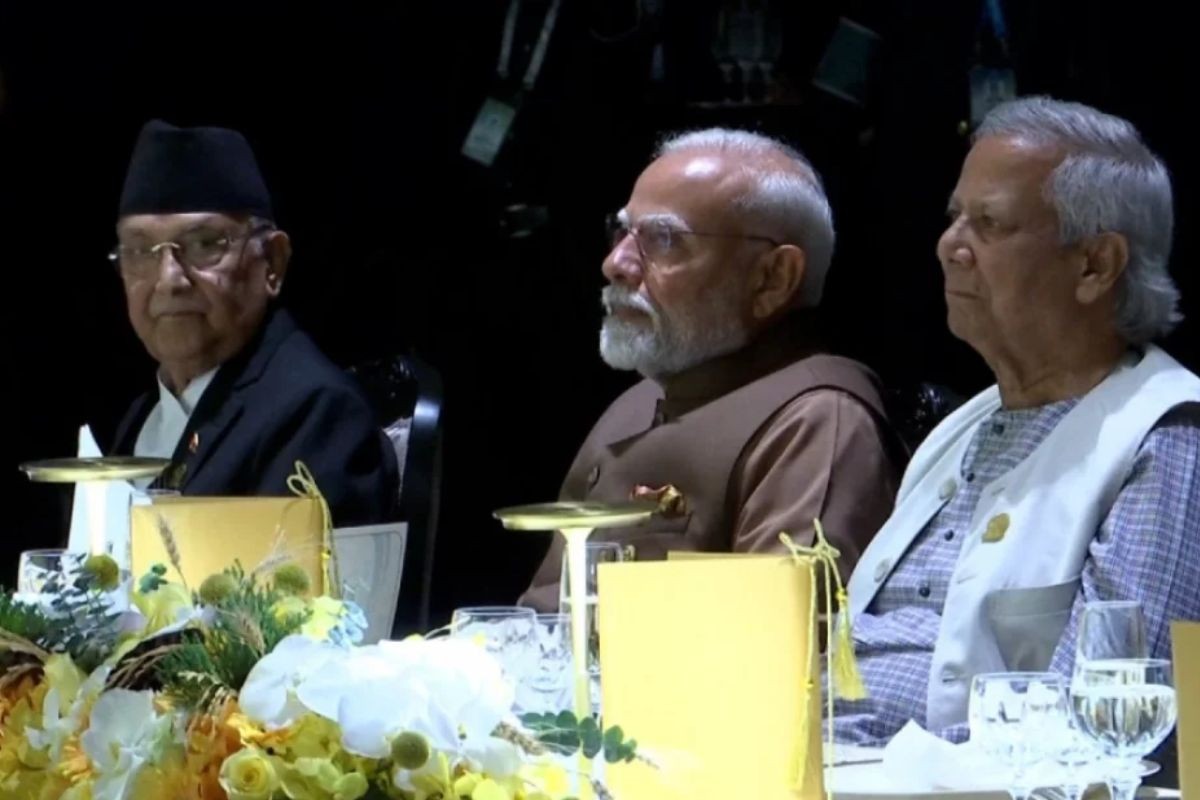 বিমসটেকে নৈশভোজের টেবিলে পাশাপাশি ড. ইউনূস-মোদি