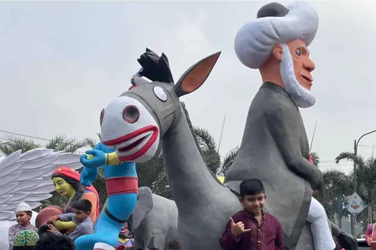 গাধার পিঠে নাসিরুদ্দিন হোজ্জার বসে থাকার সাথে ঈদের সংস্কৃতির মিল কোথায়?