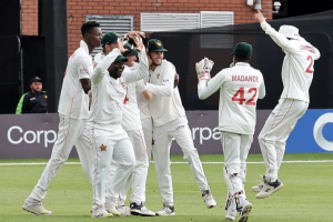 বিকালে ঢাকায় আসছে জিম্বাবুয়ে দল