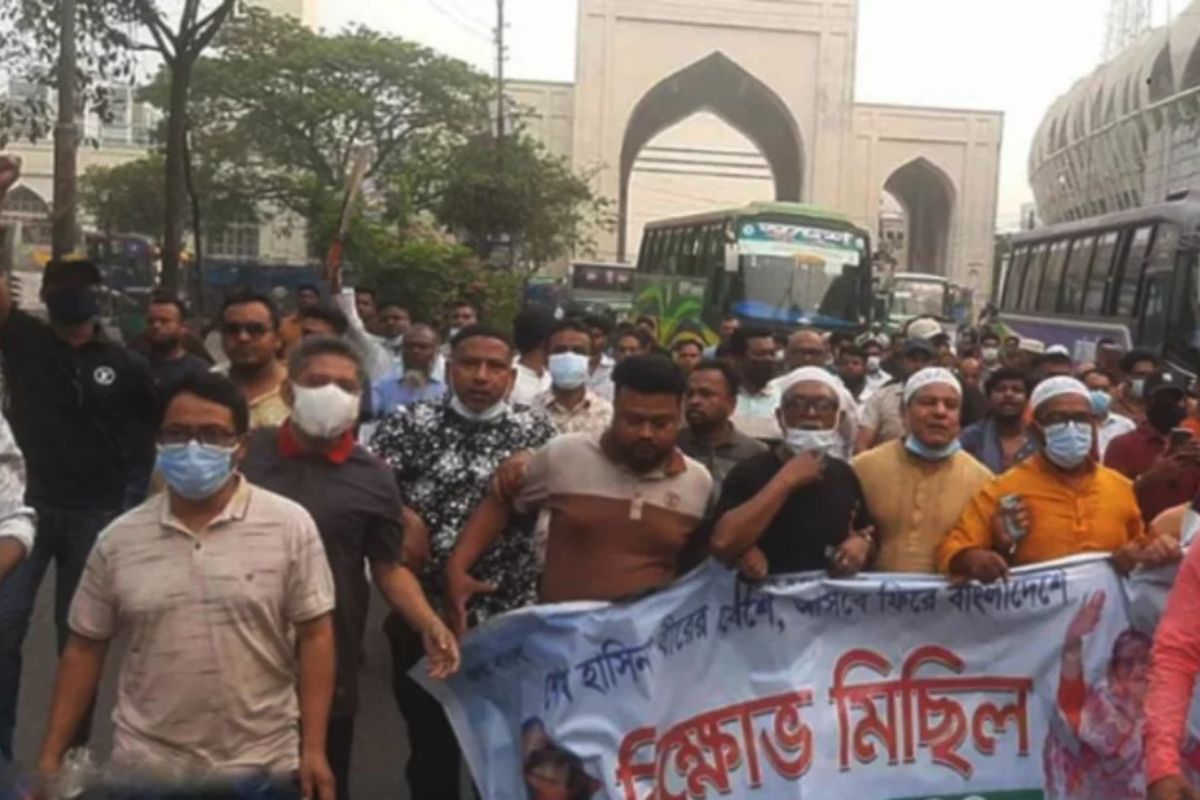 রাজধানীতে আওয়ামী লীগের ঝটিকা মিছিল