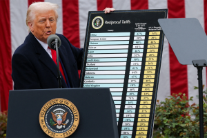 শুল্ক নিয়ে অনুরোধ জানানো দেশগুলোর সঙ্গে আলোচনা করবেন ট্রাম্প