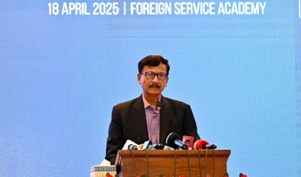 image 1360x800 1745034011 বাংলাদেশ মিশনগুলোতে জনবল বাড়াবে সরকার: তৌহিদ