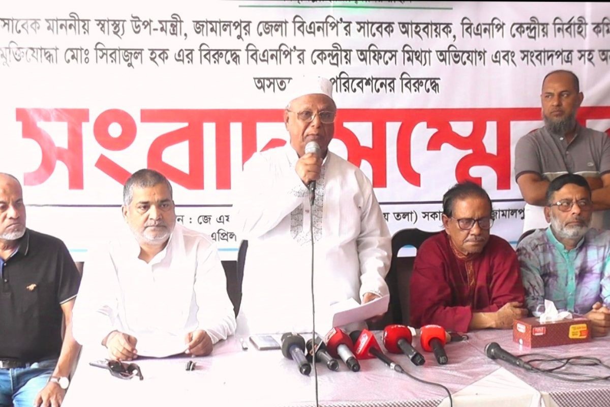 ‘সরকার আমাকে তামাশা দেখার জন্য অস্ত্র দেয়নি’—পিস্তল প্রদর্শনের বিষয়ে বললেন বিএনপি নেতা