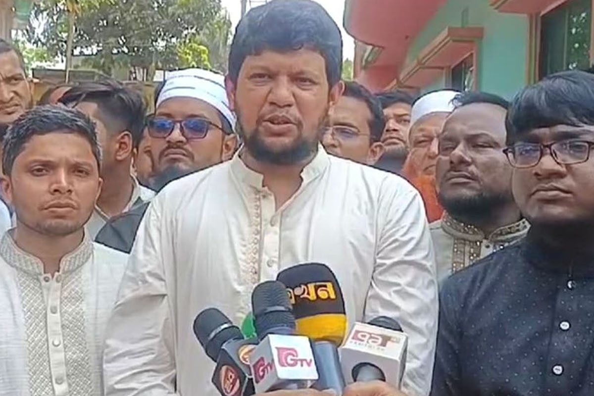 বাংলাদেশে কোনোভাবেই চরমপন্থাকে সুযোগ দেওয়া হবে না: তথ্য ও সম্প্রচার উপদেষ্টা