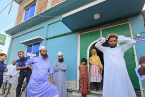 যশোরে এক কওমি মাদ্রাসার ছাত্রীদের শোয়ার ঘরে সিসি ক্যামেরা,মনিটর শিক্ষকের কক্ষে