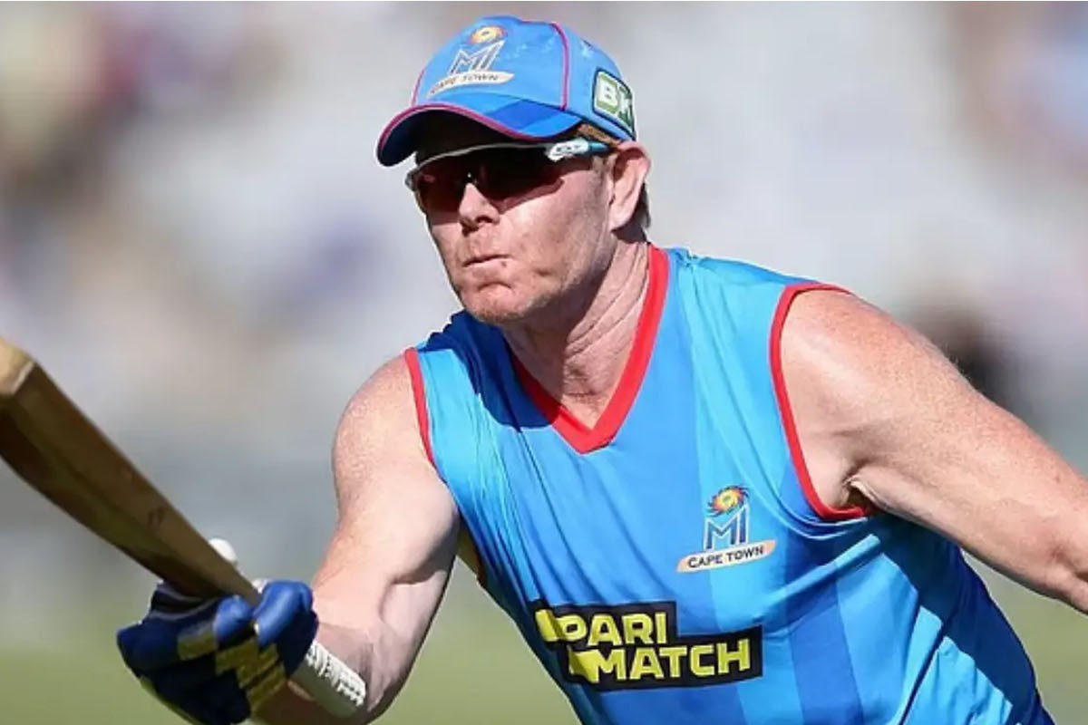 বাংলাদেশের ফিল্ডিং কোচ জেমস প্যামেন্ট