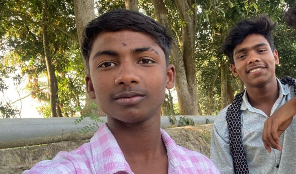 রাজধানীতে সড়ক দুর্ঘটনায় নিহত দুই যুবকের পরিচয় শনাক্ত 4 sadeq 45 1743854835 রাজধানীতে সড়ক দুর্ঘটনায় নিহত দুই যুবকের পরিচয় শনাক্ত