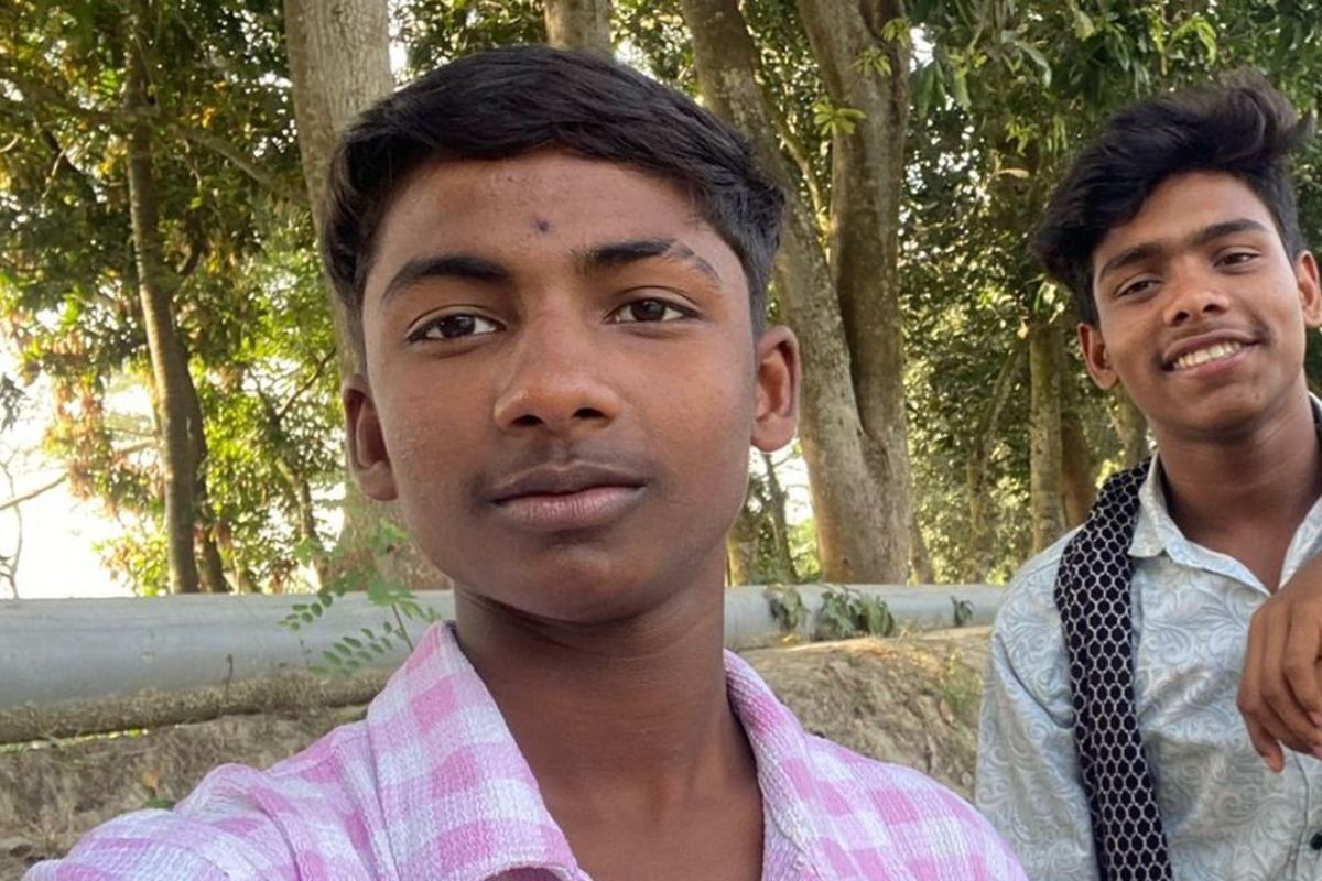 রাজধানীতে সড়ক দুর্ঘটনায় নিহত দুই যুবকের পরিচয় শনাক্ত