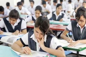 ‘এসএসসি পরীক্ষা পেছানোর দাবী অযৌক্তিক’