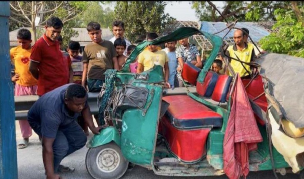 sadeq 9 1743682179 সিরাজগঞ্জে ট্যাংকলরি-সিএনজি মুখোমুখি সংঘর্ষে নিহত ২, আহত ৪