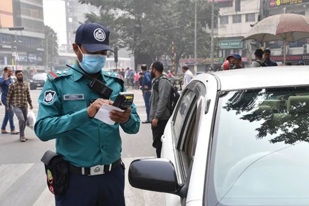 ট্রাফিক আইন লঙ্ঘনে একদিনে ডিএমপির ১৭৪২ মামলা