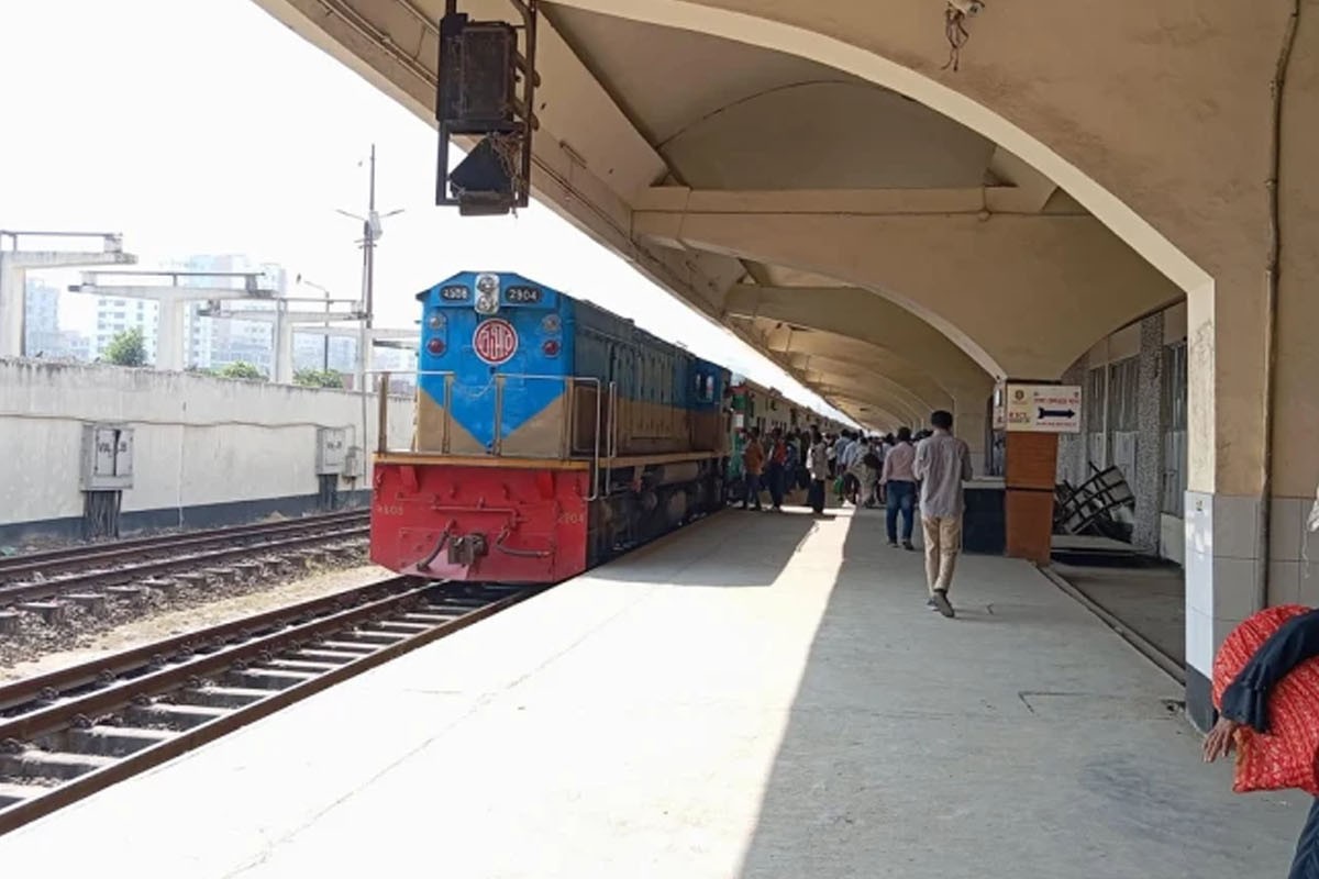 সার্ভার জটিলতায় ট্রেনের শিডিউল বিপর্যয়