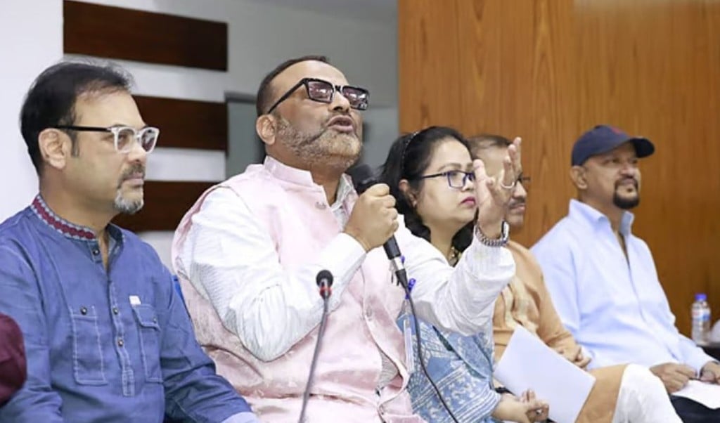 vc 1744360745 ‘আমরা নাম পরিবর্তন করছি না, পুরোনো নাম ও ঐতিহ্যে ফেরত যাচ্ছি: ঢাবি উপাচার্য
