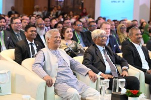 বিনিয়োগ সম্মেলনে যোগ দিয়েছেন প্রধান উপদেষ্টা