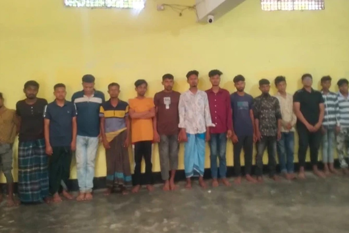 খুলনায় বাটা-কেএফসিতে ভাঙচুর লুটের ঘটনায় আটক ৩১