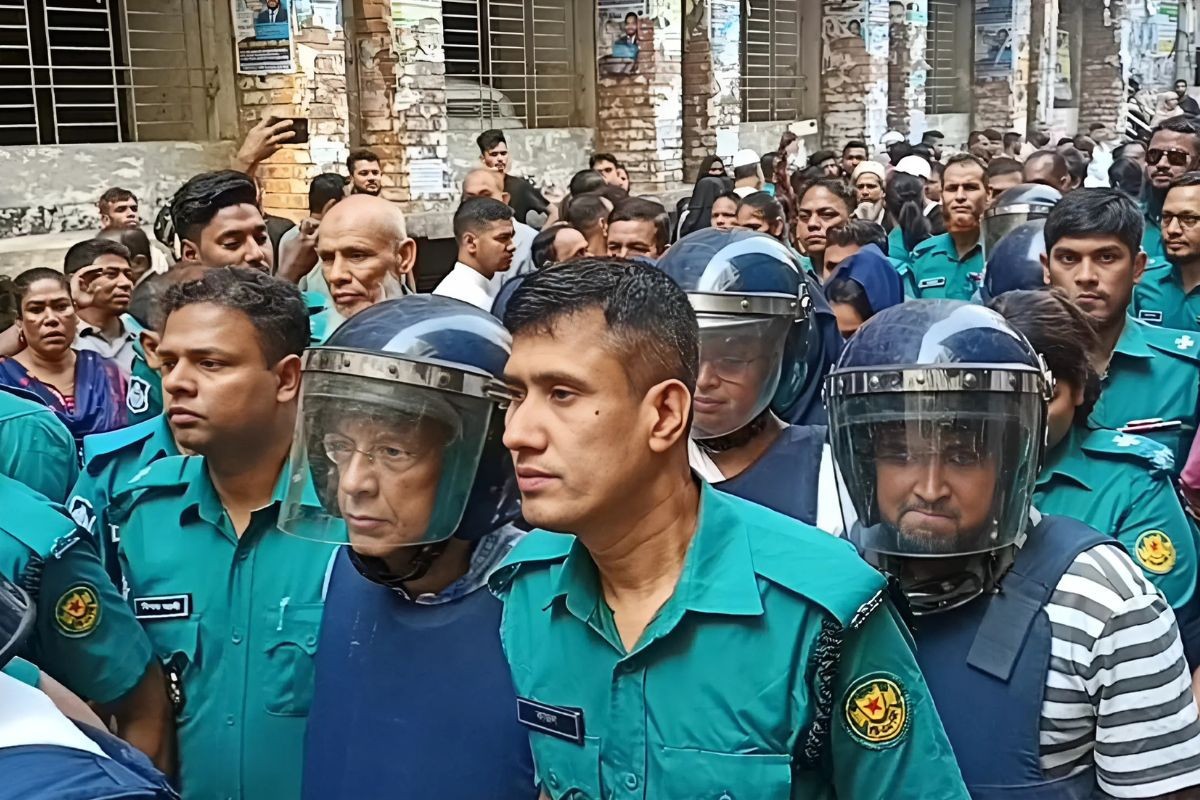 ট্রাইব্যুনালে হাজির সাবেক মন্ত্রী-প্রতিমন্ত্রীসহ ১৯ জন