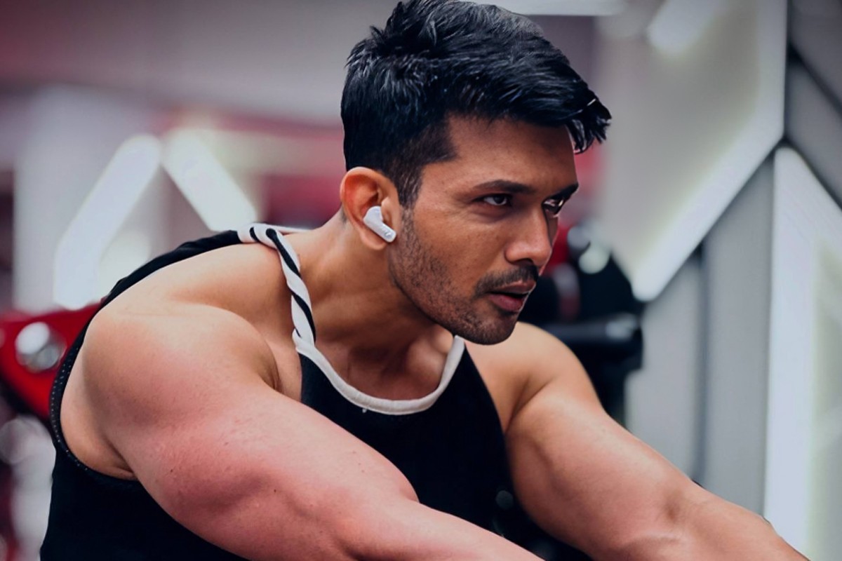 অবশেষে অ্যাকশন লুকে ফিরছেন আরিফিন শুভ