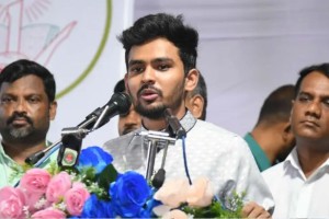 ছাত্রদের নতুন দলে যোগ দেওয়ার কোনো বাধ্যবাধকতা নেই: আসিফ মাহমুদ