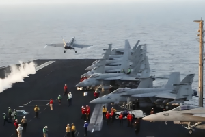 ইয়েমেনে তেল বন্দরে মার্কিন হামলায় নিহত ৩৩, আহত ৮০