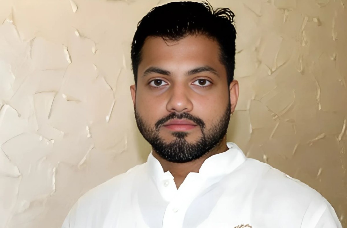 ইশরাককে মেয়র ঘোষণা: আইন মন্ত্রণালয়ের পরামর্শ নেবে ইসি