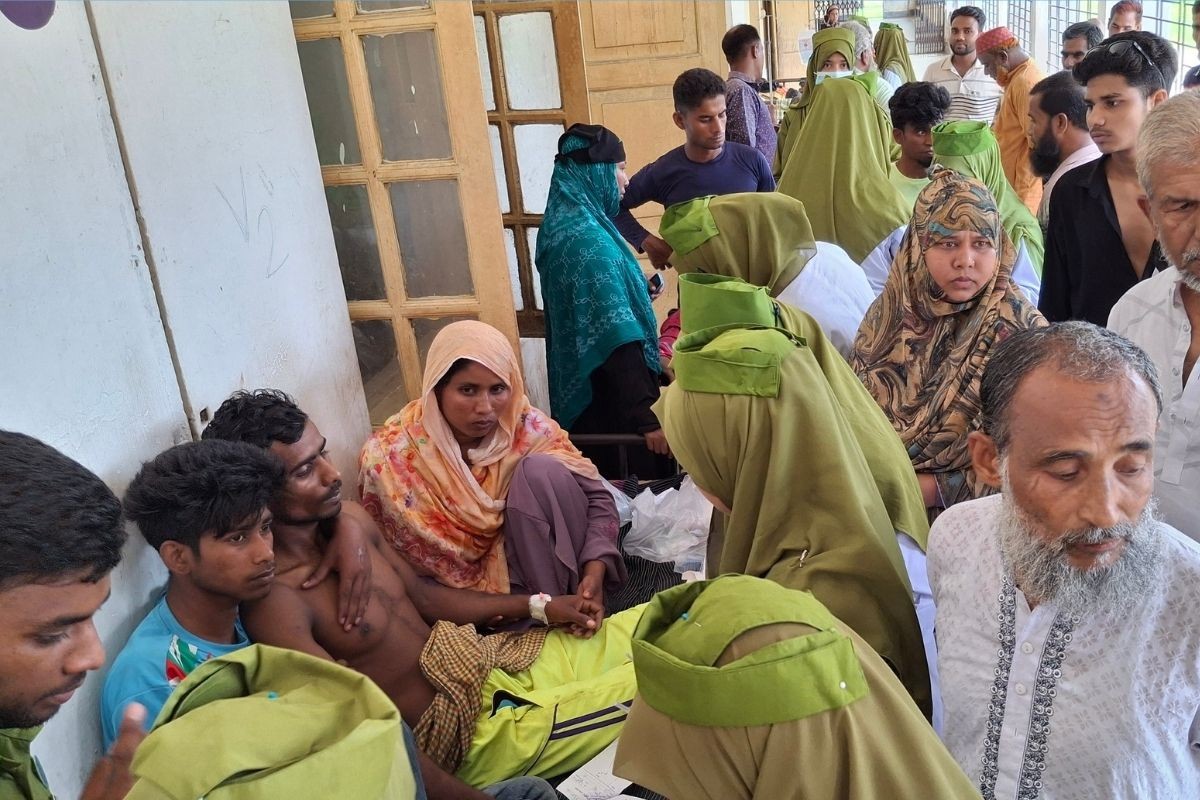 ঈশ্বরদীতে পদ্মায় জেগে ওঠা চর দখলে দুপক্ষের সংঘর্ষ, গুলিবিদ্ধ ৫