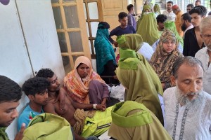 ঈশ্বরদীতে পদ্মায় জেগে ওঠা চর দখলে দুপক্ষের সংঘর্ষ, গুলিবিদ্ধ ৫