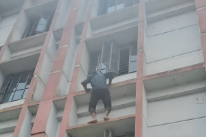 এসএসসি পরীক্ষার্থীকে নকল সরবরাহে ছয় মাসের কারাদণ্ড যুবকের