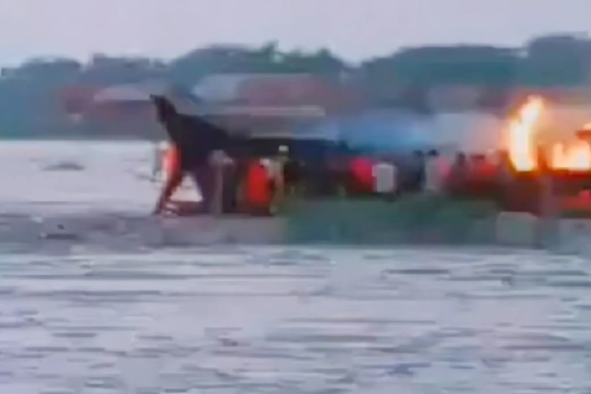 কঙ্গোতে যাত্রীবাহী নৌকায় অগ্নিকাণ্ডে নিহত ১৪৮