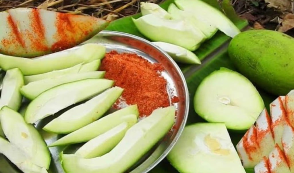 কাঁচা আম 1744271594 জেনে নিন কাঁচা আম খাওয়ার উপকারিতা