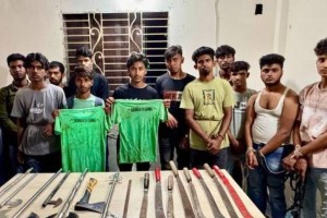 ধলেশ্বরী নদীতে দেশীয় অস্ত্রের মহড়া, আটক ১৬ কিশোর গ্যাং সদস্য