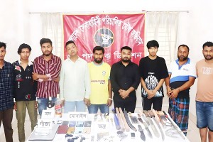 কুমিল্লায় অস্ত্রসহ কিশোর গ্যাংয়ের ৯ সদস্য আটক