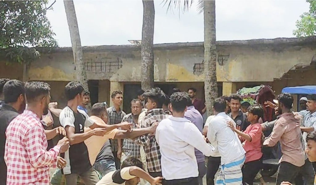 কুমিল্লায় বিএনপির ওয়ার্ড কমিটি নিয়ে পৃথক সংঘর্ষে আহত ৩০ 1745730297 কুমিল্লায় বিএনপির ওয়ার্ড কমিটি নিয়ে পৃথক সংঘর্ষে আহত ৩০
