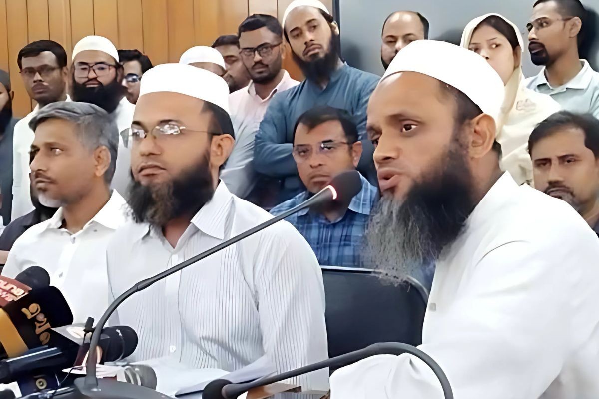 ভিসির পদত্যাগ মেনে না নেওয়ার ঘোষণা কুয়েট শিক্ষক সমিতির