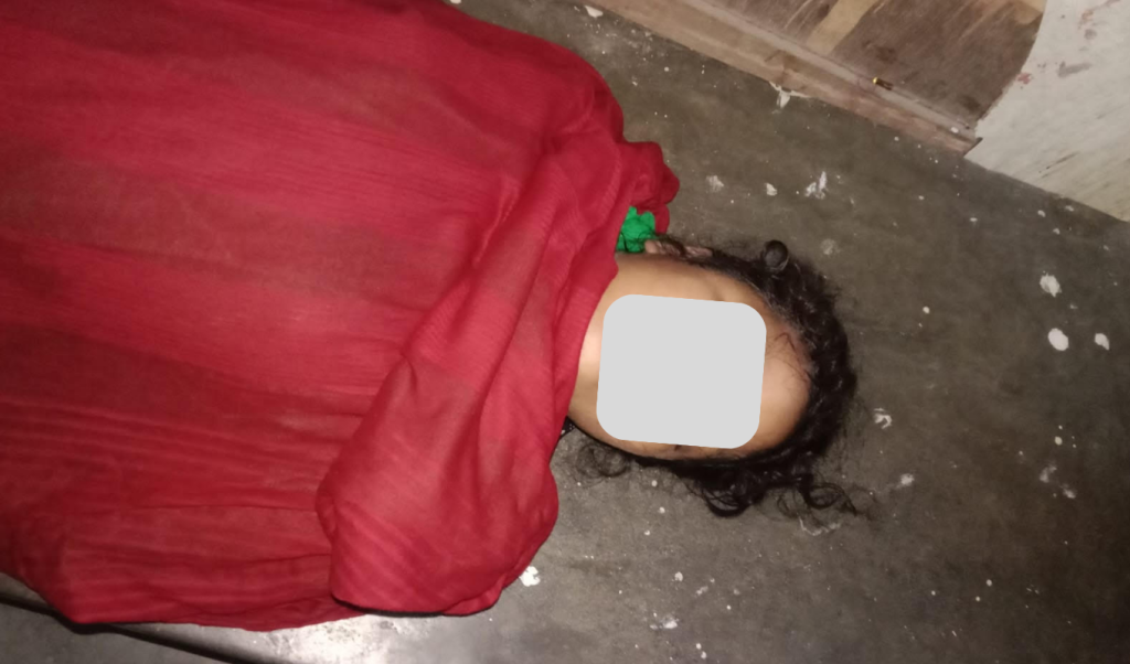 কুষ্টিয়া 1745232289 গলায় ওড়না পেঁচিয়ে ষষ্ঠ শ্রেণির ছাত্রীর আত্মহত্যা, দাবি পরিবারের
