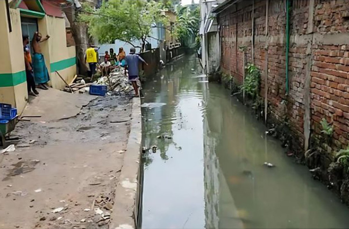 চট্টগ্রামে সেবা সংস্থাগুলোর অব্যবস্থাপনা: খাল-নালায় পড়ে ১৫ জনের মৃত্যু