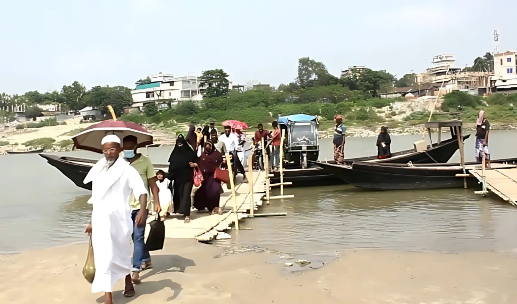 গড়াই নদী 1746015137 সেতু নির্মাণে বছর পেরিয়ে গেলেও কাজ শুরু হয়নি, হতাশ স্থানীয়রা
