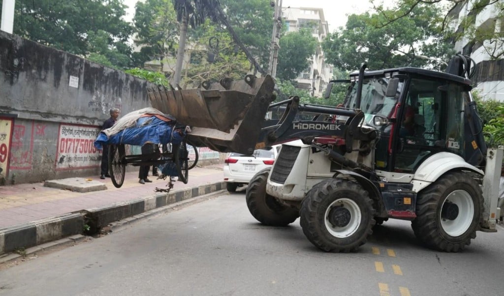 গুলশানে রাস্তা ফুটপাত দখলমুক্ত ২০০ অবৈধ দোকান উচ্ছেদ 1745333312 গুলশানে রাস্তা-ফুটপাত দখলমুক্ত, ২০০ অবৈধ দোকান উচ্ছেদ