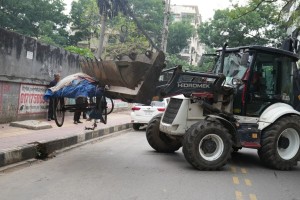 গুলশানে রাস্তা-ফুটপাত দখলমুক্ত, ২০০ অবৈধ দোকান উচ্ছেদ