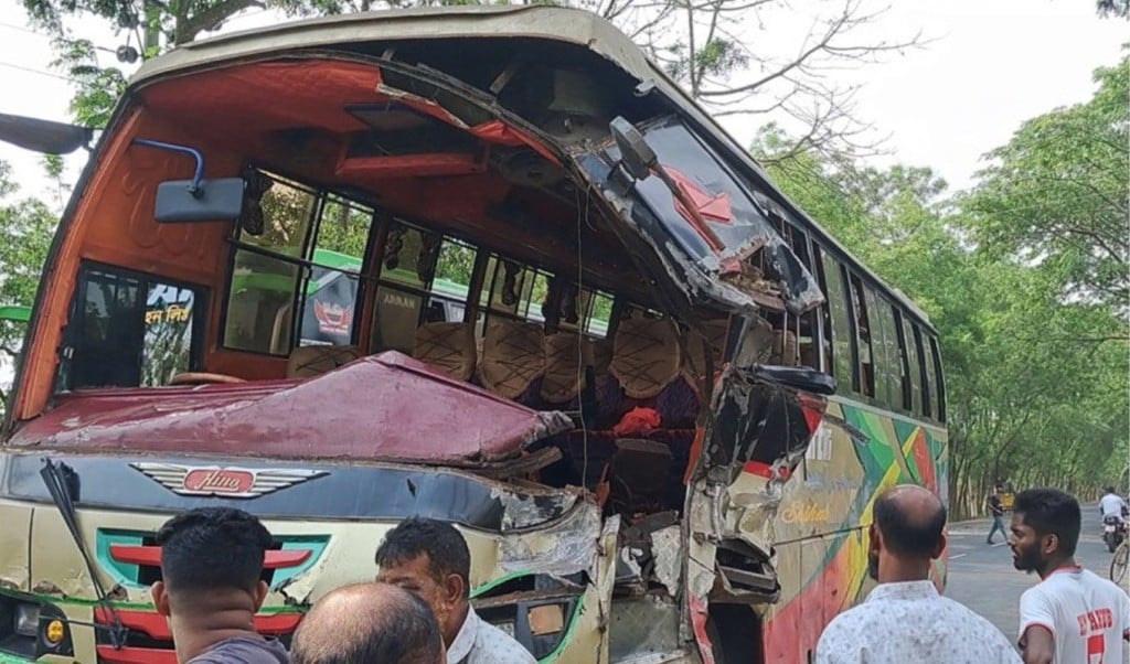 গোপালগঞ্জ 1743749193 গোপালগঞ্জে পৃথক সড়ক দুর্ঘটনায় আহত ২০