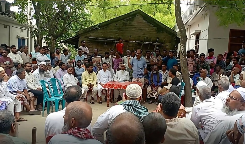 চাঁপাইনবাবগঞ্জে লাশ আটকে সম্পত্তির ভাগবাটোয়ারা স্ত্রী সন্তানদের 1746007482 চাঁপাইনবাবগঞ্জে লাশ আটকে সম্পত্তির ভাগবাটোয়ারা স্ত্রী সন্তানদের