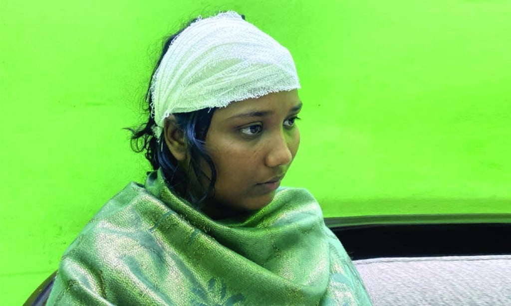 ছাত্রদল নেত্রী নুসরাত 1745961513 হামলার শিকার ছাত্রদল নেত্রী নুসরাত, মাথায় ৮ সেলাই