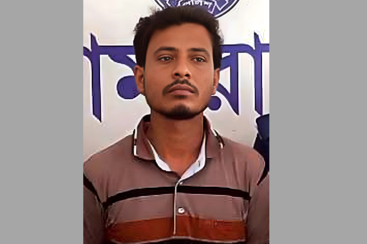 জুয়ায় আসক্ত ছেলেকে থানায় দিলেন বাবা