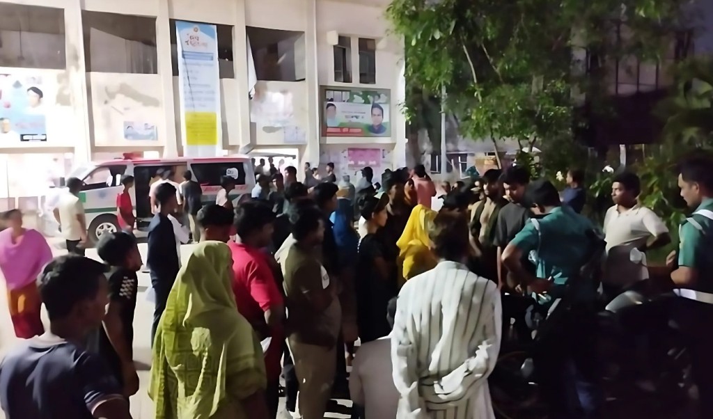 টঙ্গীতে পূর্ব শত্রুতার জেরে যুবককে হত্যা 1745216888 টঙ্গীতে পূর্ব শত্রুতার জেরে যুবককে হত্যা