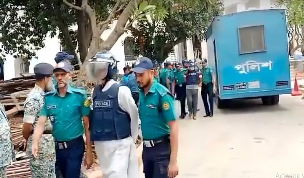 ট্রাইব্যুনালে আনা হয়েছে 1745817221 সাবেক আইজিপিসহ ১৩ জন ট্রাইব্যুনালে