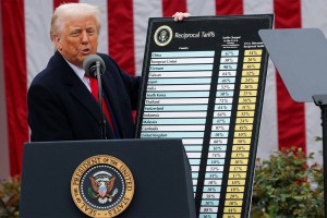 ১০ শতাংশ বেসলাইন শুল্ক থেকে অব্যাহতি পাবে অধিকাংশ দেশ: ট্রাম্পের ইঙ্গিত