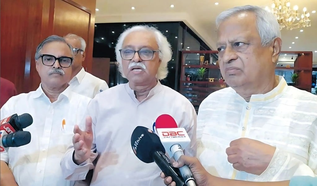 ডিসেম্বরের আগেই নির্বাচন চায় বামদলের নেতারা 1745211527 ডিসেম্বরের আগেই নির্বাচন চায় বামদলের নেতারা