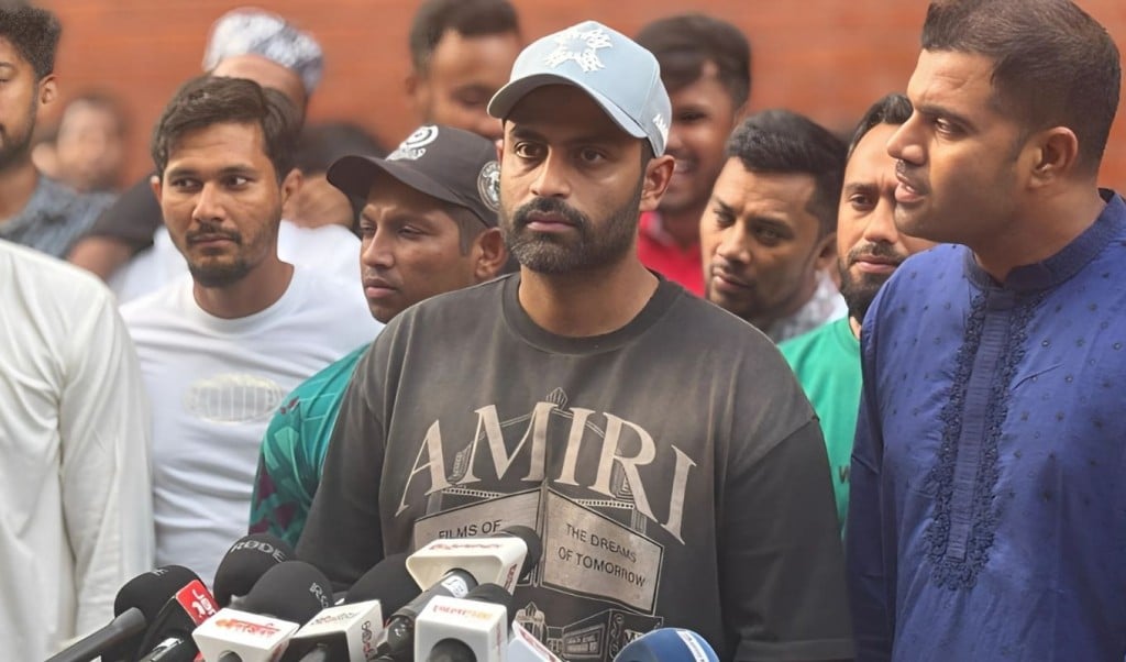তামিম ইকবাল 1745590525 হৃদয়কে দ্বিতীয়বার নিষিদ্ধ করার সিদ্ধান্তকে ‘হাস্যকর’ বললেন তামিম