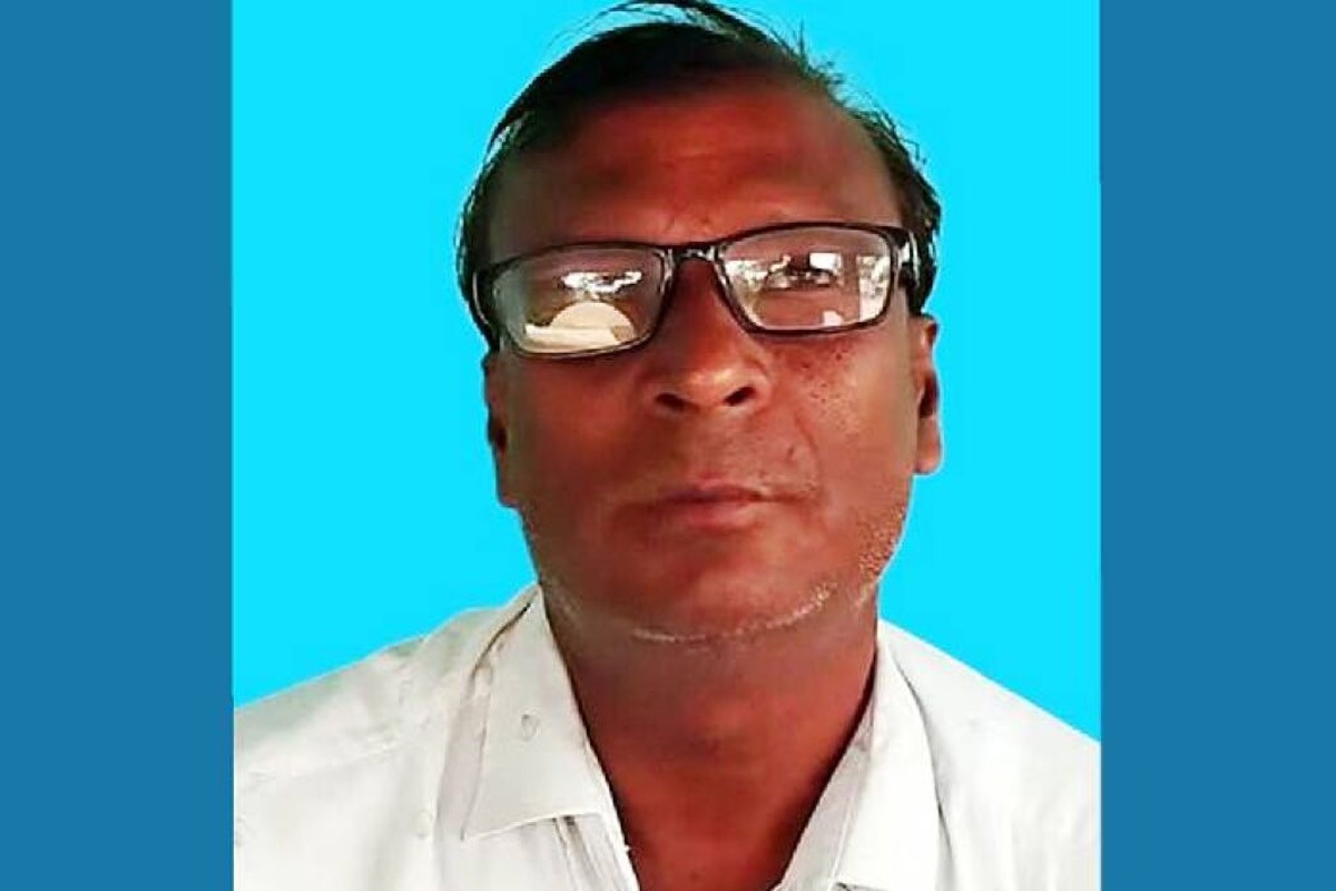 ৫২ বছর বয়সে দাখিল পরীক্ষা দিচ্ছেন ইউপি সদস্য