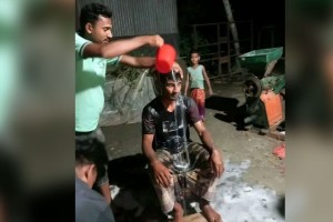 স্ত্রীকে তালাক দিয়ে ২০ লিটার দুধ দিয়ে গোসল করলেন স্বামী